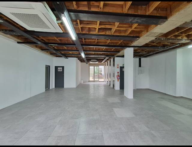 156M² RETAIL TO LET IN CRAIGHALL